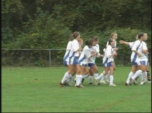 2009 Girls Soccer v Walpole